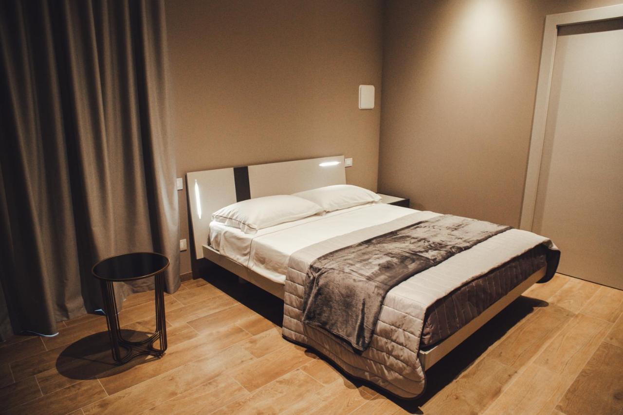 L'Infinito Residence Castelvetro Piacentino 外观 照片